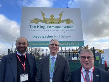 Photo of Mark Francois MP, Sir James Duddridge KCMG MP and Mr Osborn outside The King Edmund School